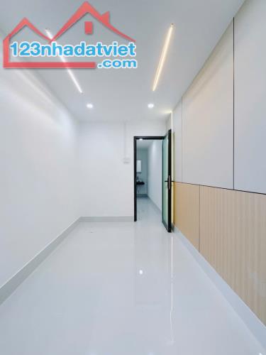 NHÀ MỚI 3 TẤM 
NGANG 3 DÀI 10 
KHU DÂN CƯ CÓ 4 TỶ - 2