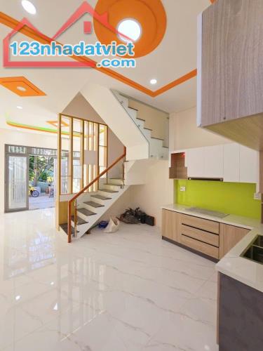 🚗 Gấp bán nhà 3 tầng, Hẻm xe hơi ngay chợ Long Trường, Gần VinHomes. Hoàn công chuẩn. - 2