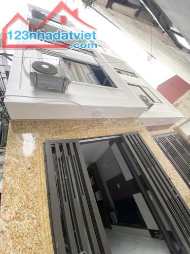 BÁN NHÀ HOÀNG MAI - LÔ GÓC - Ô TÔ ĐỖ CỬA - Ô TÔ TRÁNH CẠNH NHÀ - 5 TẦNG MỚI KOONG Ở LUÔN - 1