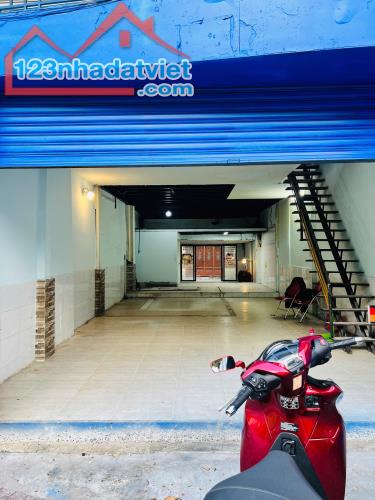 Mình chính chủ, cần bán gấp trong tháng 5. Nhà 2 mặt tiền đường Hoàng Sa - Tân Bình. - 1
