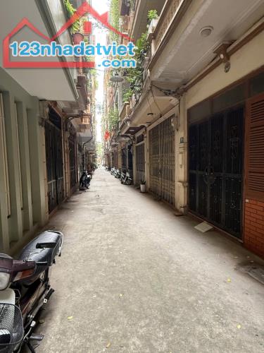 Bán nhà Kđt Định Công, phân lô, ô tô đỗ cửa. Nhà gần phố, nhiều tiện ích
