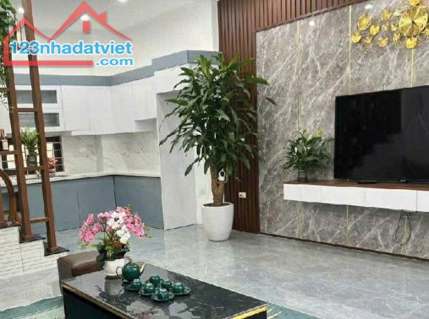 Bán Gấp Phân Lô 6 tầng kinh doanh Phố Bạch Thái Bưởi