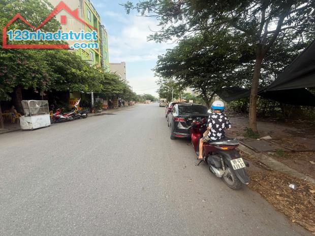 BÁN GIÃN DÂN CHU MẪU MẶT ĐƯỜNG KINH DOANH 22M GIÁ 5,3 TỶ - 2