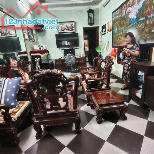 NHÀ NGỌC THUỴ 100M2, Ô TÔ VÀO NHÀ, NGÕ Ô TÔ THÔNG, GẦN CẦU LONG BIÊN, DÂN TRÍ CAO - 1