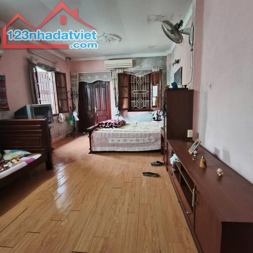 NHÀ NGỌC THUỴ 100M2, Ô TÔ VÀO NHÀ, NGÕ Ô TÔ THÔNG, GẦN CẦU LONG BIÊN, DÂN TRÍ CAO - 2