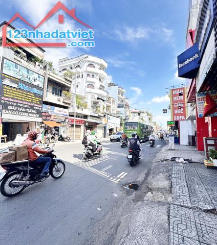 Nhà mặt tiền Lạc Long Quân, 3 tầng, 120m2, 6.1x20m, Tân Bình, chỉ 19.9 tỷ TL