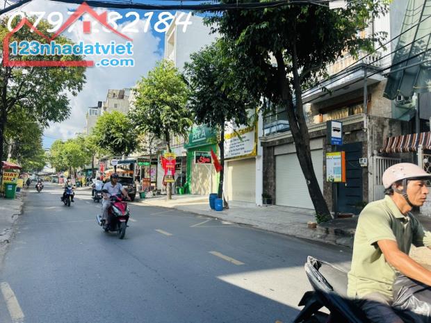 Bán nhà mặt phố 120m2, 13,5 tỷ tại Làng Tăng Phú, Tăng Nhơn Phú A, Q9, TP. - 2