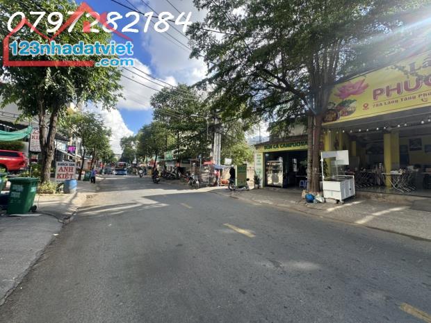 Bán nhà mặt phố 120m2, 13,5 tỷ tại Làng Tăng Phú, Tăng Nhơn Phú A, Q9, TP. - 3