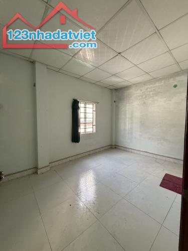 🏡🏡 CHỦ GỬI NHÀ 2 MẶT TIỀN HẺM TRƯỚC SAU 1 TRỆT 1 LỬNG 80 M² (4,6 × 19) 3 PHÒNG NGỦ - 1