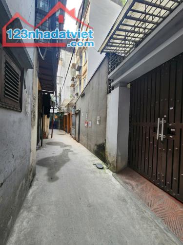 Bán nhà phố Trung Kính - Nhà dân xây tâm huyết còn rất mới - diện tích 60m2