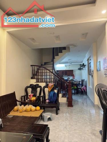 Bán nhà phố Trung Kính - Nhà dân xây tâm huyết còn rất mới - diện tích 60m2 - 1