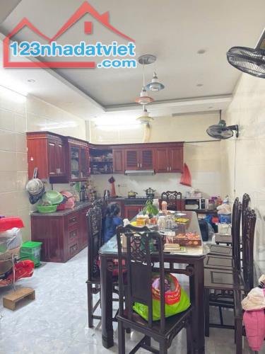 Bán nhà phố Trung Kính - Nhà dân xây tâm huyết còn rất mới - diện tích 60m2 - 2