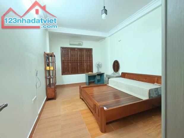 Bán nhà phố Trung Kính - Nhà dân xây tâm huyết còn rất mới - diện tích 60m2 - 5
