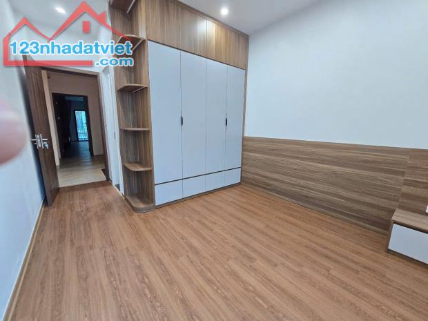 PL YÊN LÃNG - 5 TẦNG THANG MÁY DT 53m2 5 tầng Mặt tiền 3.5m Giá 15.5 tỷ - 2