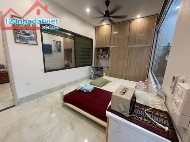 NHÀ HÀNG BỀ THẾ TÂY HỒ QUẬN - DT KHỦNG - NỞ HẬU- VỪA Ở VỪA KD NHÀ HÀNG SÂN VƯỜN - 2