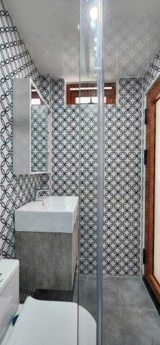 Bán Nhà Nhỏ Mới, Đẹp 562 Nguyễn Kiêm, Phường 4 , Quận Phú Nhuận - 4