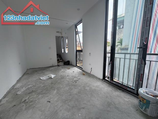Chính chủ gửi bán nhà riêng Thạch Bàn cực đẹp 34m2 6 tầng thang máy oto đỗ cửa giá 7,85 tỷ - 1