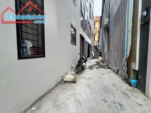 Chính chủ gửi bán nhà riêng Thạch Bàn cực đẹp 34m2 6 tầng thang máy oto đỗ cửa giá 7,85 tỷ - 3