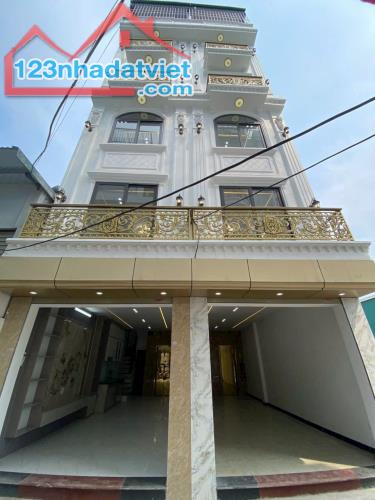 Chỉ 6.9 tỷ sở hữu ngay nhà đẹp đường ô tô tránh ngõ Phố Bát Khối Cự Khối