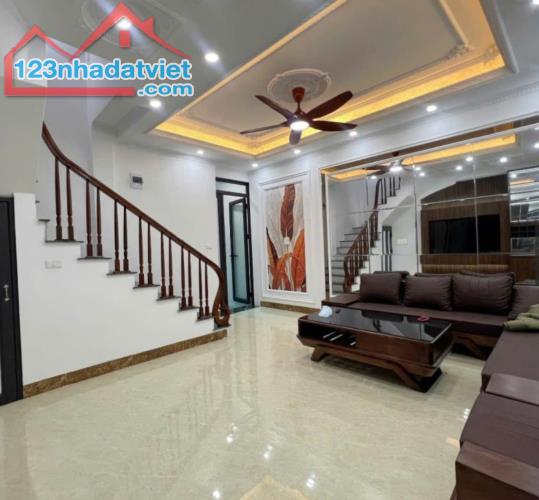 SIÊU PHẨM Hoàng Văn Thái - 45m2- 4 tầng - Nội thất nhập - nhỉnh 8 tỷ