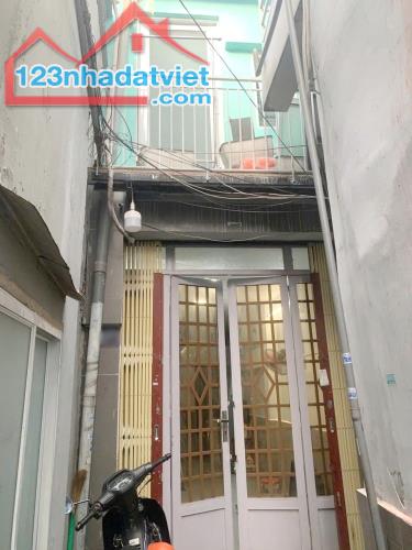 Cho thuê NNC trệt, lầu Phường 4 Quận 8. Giá 5 triệu