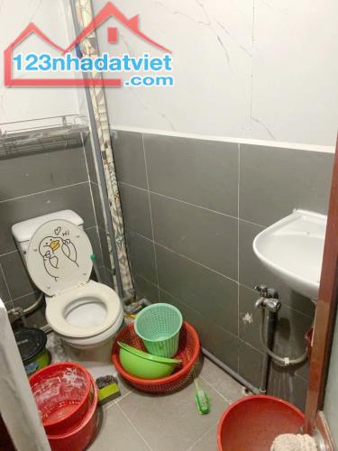 Cho thuê NNC trệt, lầu Phường 4 Quận 8. Giá 5 triệu - 3