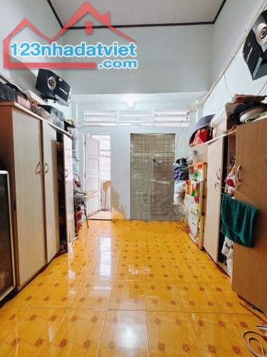 NHÀ MẶT TIỀN QUẬN 4: 21,5m; 3 TẦNG; ĐƯỜNG 6 M; HƠN 5 TỶ