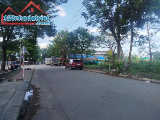 Bán Đất Mặt tiền Bà Điểm 4 - gần Phan Văn Hớn, 856m2, full thổ, 20x43m, tiện xây, 39.9 tỷ. - 1