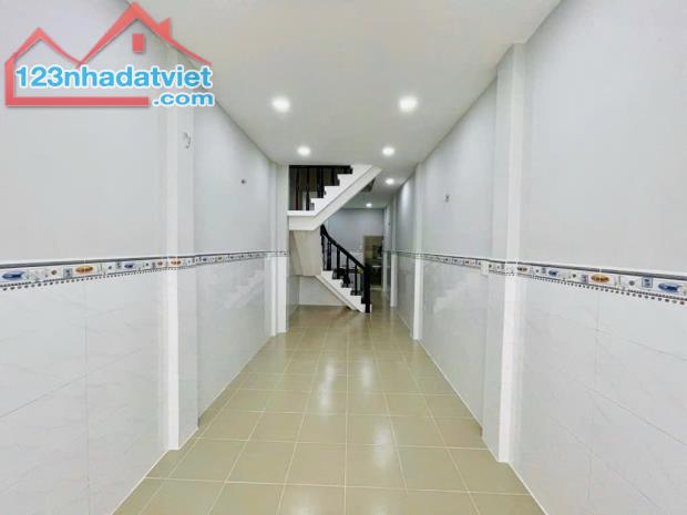 Hẻm Xe Hơi - Đã Hoàn Công , DT 45M2,4 Tầng  Đúc Với 6PN,6WC - Lê Văn Sỹ - QUẬN 3 - 1