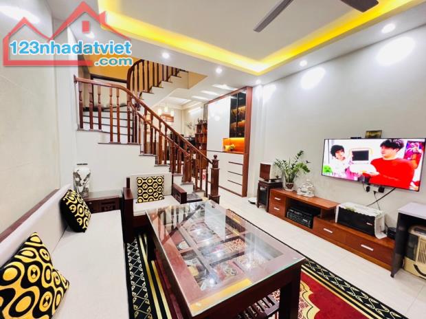 Bán nhà NGọc Thuỵ Dân xây - o tô 45m MT rộng gần Mipec chỉ 5 tỷ hơn - 1