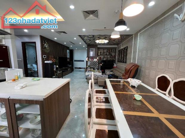 CHÍNH CHỦ GIẢM CHÀO BÁN GẤP CHUNG CƯ CAO CẤP BÊN HOÀNG CẦU DT152m2, LÔ GÓC - 1