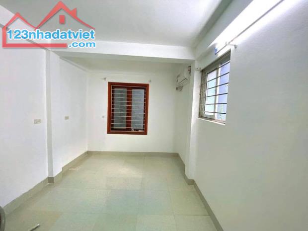 BÁN NHÀ ĐƯỜNG LÁNG, ĐỐNG ĐA, HÀ NỘI SỔ 18M² XÂY 5 TẦNG, TỪ TẦNG 2 LÀ 24M², GIÁ 5.7 TỶ. - 3