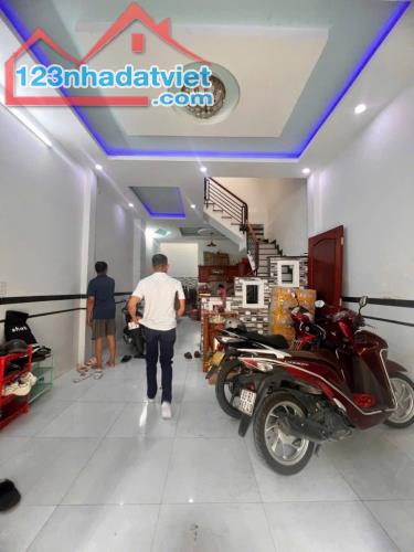 💝Nhà 3 tầng đường THẠNH LỘC 12, phường THẠNH LỘC, Q12, DT 52m2(4.3mx12m)💲4.45tỷ ✅ Nhà 3