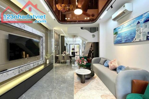 Bán nhà hẻm xe hơi, Đường Số 1, Gò Vấp, 60.5 m² (4m x 16m), 4 tầng - Giá 8.668 tỷ TL