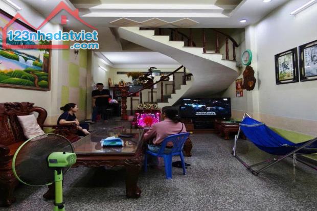 Bán nhà hẻm xe hơi, Thạch Lam, Tân Phú, 56 m² (4m x 14m), 4 tầng - Giá 8.69 tỷ TL