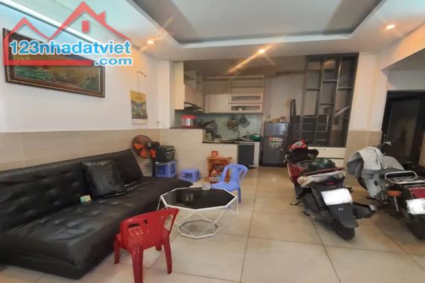 Bán nhà Ni Sư Huỳnh Liên, Tân Bình, 33 m², 4.5m x 7.3m, nhà đẹp - Giá 3.5 tỷ TL