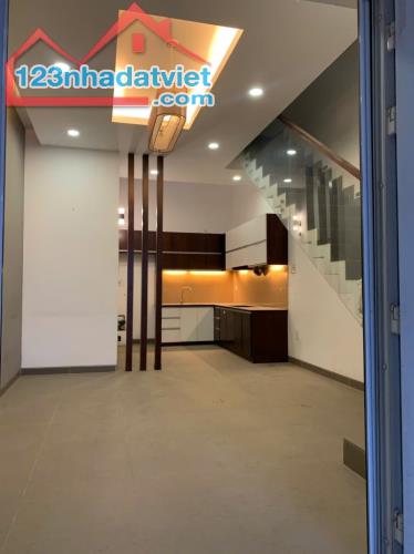 Chỉ 6.5 tỷ sở hữu nhà 4 tầng có gara – khu VIP Tăng Nhơn Phú B – hẻm 8m – sổ đẹp, hoàn - 2