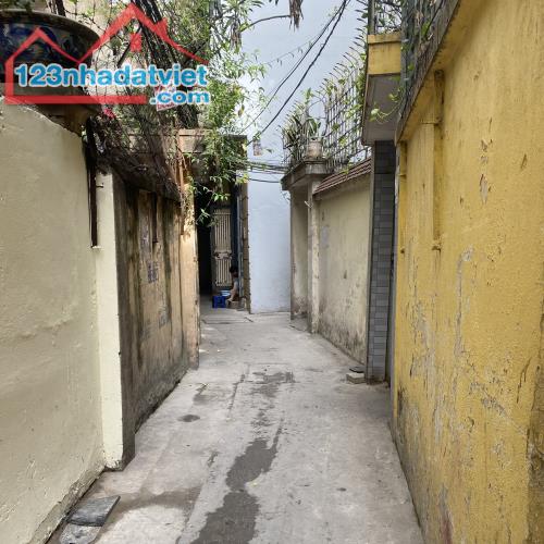 BÁN NHÀ TRUNG PHỤNG. 5,85 tỷ có nhà rất đẹp, đủ nội thát, ở ngay