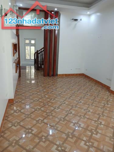 Cho thuê nhà riêng nguyên căn Phố Yên Hoà, 5 tầng x 39m2, 3 ngủ, KD onl, văn phòng, ở gđ - 2