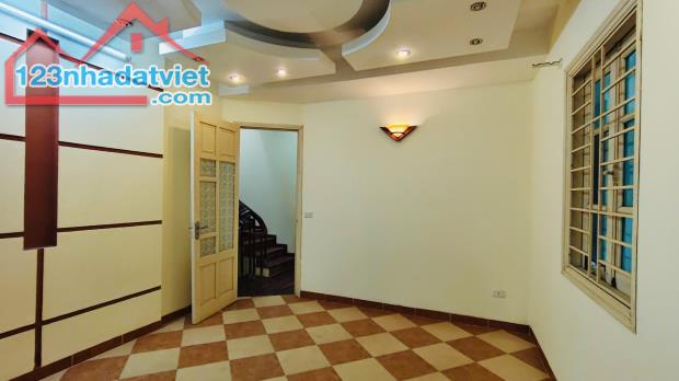 LẠC LONG QUÂN- TÂY HỒ - 58M - 5 TẦNG - MT 6M, 10 TỶ, LÔ GÓC , Ô TÔ 10M, SÁT HỒ TÂY - 1