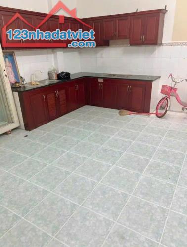 NGAY TÂN SƠN NHÌ SÁT MẶT TIỀN TRẦN HƯNG ĐẠO -3 TẦNG - 51M2 (4x13) - HẺM 8M THÔNG. HƠN 8 TỶ - 1
