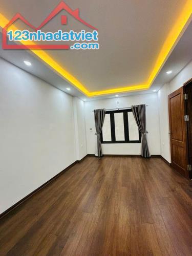 Giá Hấp Dẫn Nhà Hồ Tùng Mậu 36M2 Lô Góc Thang Máy Giá Chỉ 10.8 Tỷ