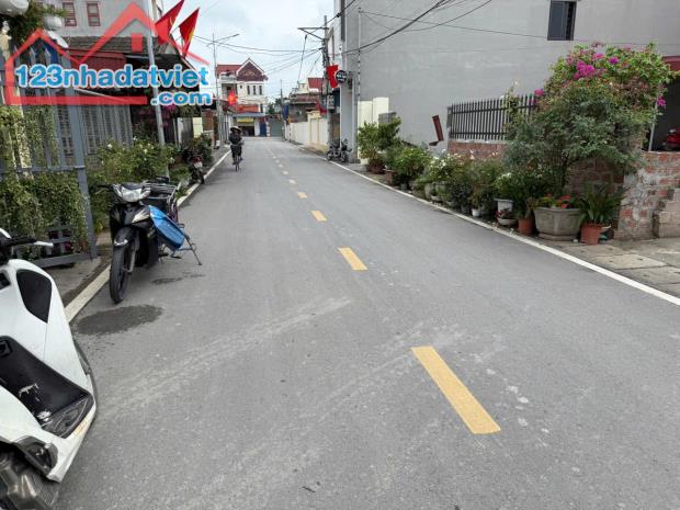 Duy nhất lô 44m ngay Hoa Động ngõ ô tô 7 chỗ quay đầu giá SIÊU SỐC chỉ 1,3x tỷ.  Diện tích - 1