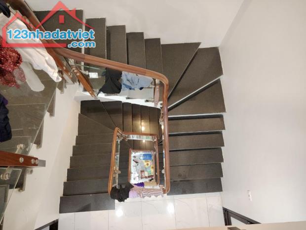 Bán nhà Nguyễn Văn Cừ 4 tầng long lanh, dân xây, ngõ oto giá hơn 9 tỷ - 4
