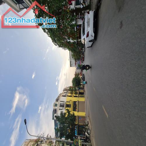 Trục chính chợ khu Ấp Đồn, khu công nghiệp Yên Phong, Bắc Ninh. 100m2 5 tỷ x. Lh - 1