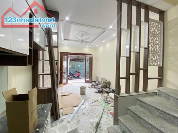 Bán nhà Nam Dư - Lĩnh Nam - Hoàng Mai, DT 30m x 5 tầng, Ô tô đỗ cửa - 3