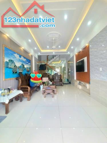 Bán nhà ĐẸP full Nội Thất 1 Trệt 2 Lầu,đường nhựa 12m,gần Metro Suối Tiên