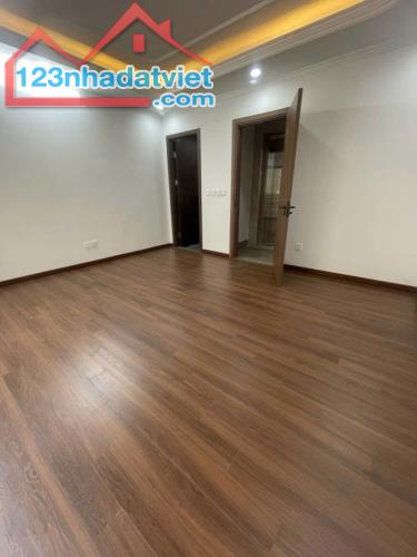 Bán nhà Long biên ngõ 29 Thượng Thanh 30m2 6t mt 6m giá 6.5 tỷ ô tô cạnh nhà - 3