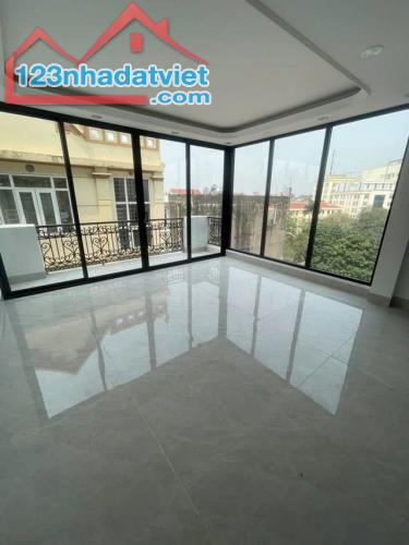 Bán nhà Long biên ngõ 29 Thượng Thanh 30m2 6t mt 6m giá 6.5 tỷ ô tô cạnh nhà - 5