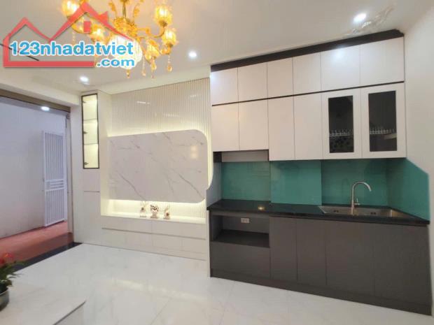 Kiến Hưng, Hà Đông DT 33m2 nhà 5 tầng - LÔ GÓC KINH DOANH - THANG MÁY - 8.9 TỶ - 1